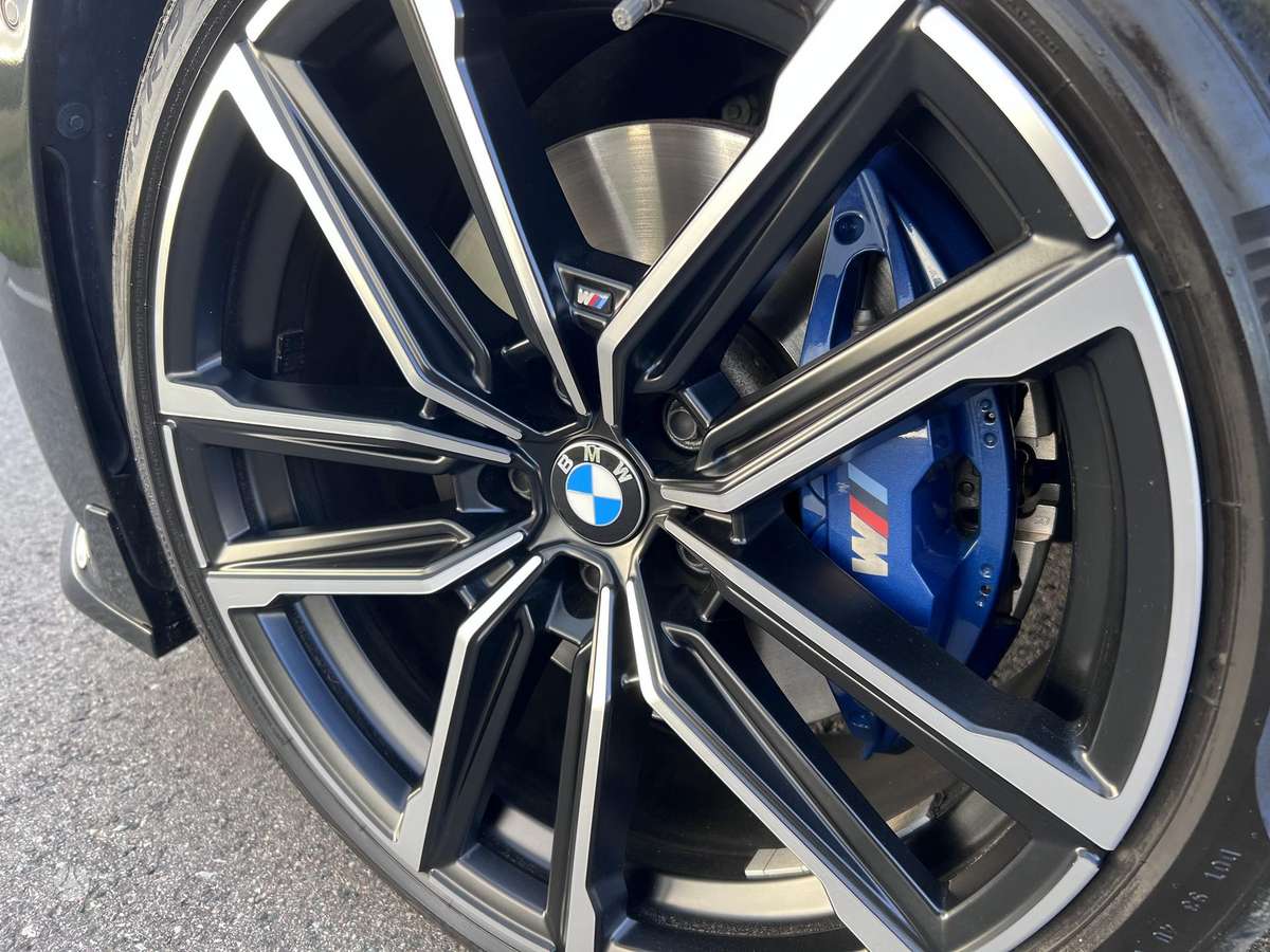 BMW 330, 2.0 l., Седан