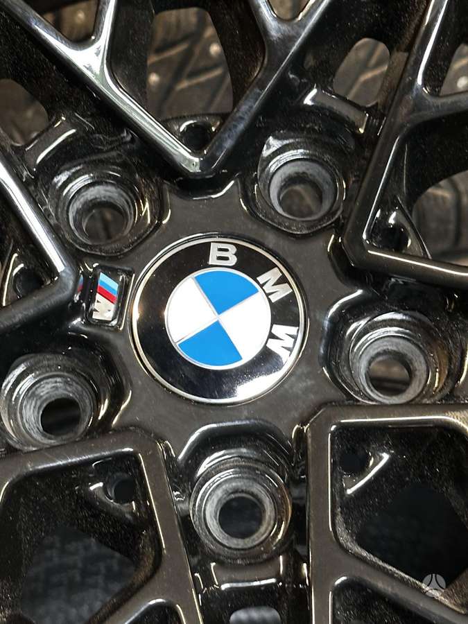 BMW, lengvojo lydinio, R18