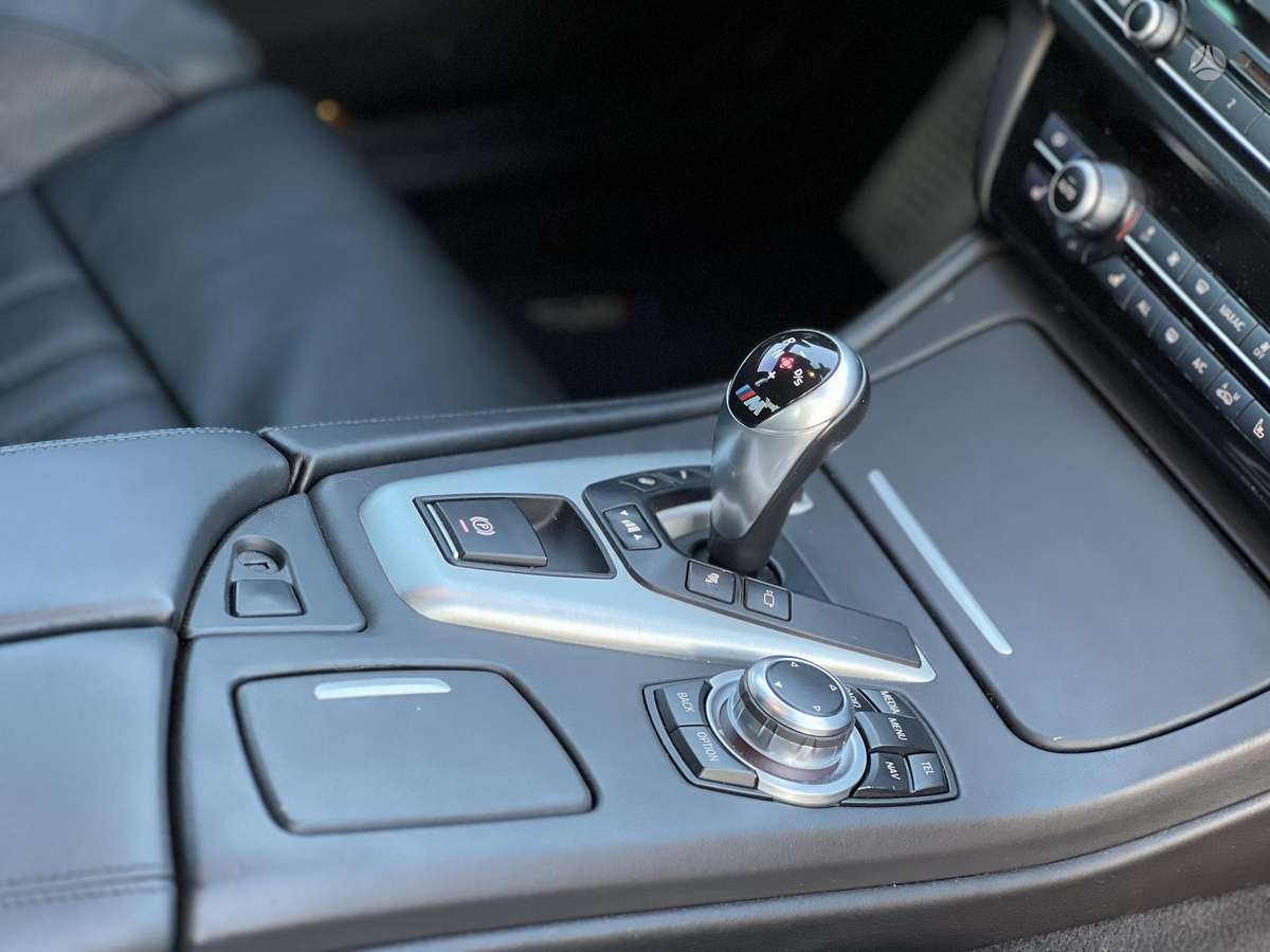 BMW M5, 4.4 l., Седан