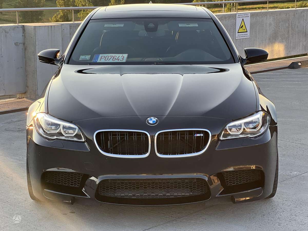 BMW M5, 4.4 l., Седан
