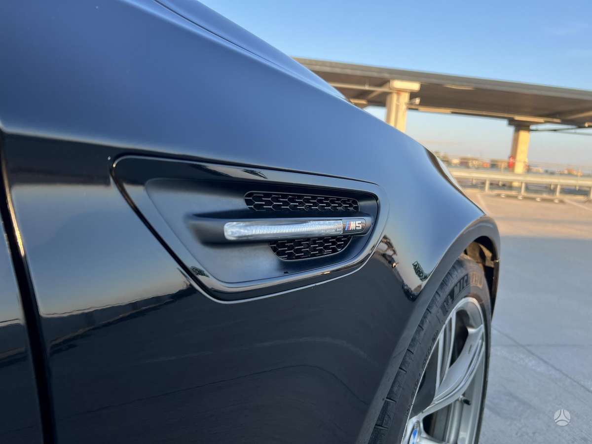 BMW M5, 4.4 l., Седан