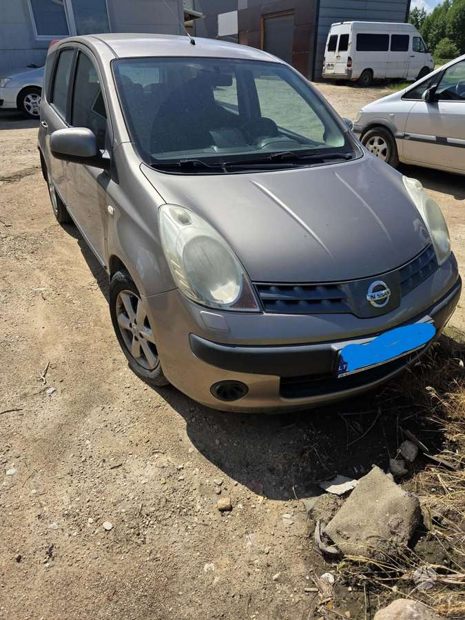 Nissan Note, 1.6 l., Хэтчбек