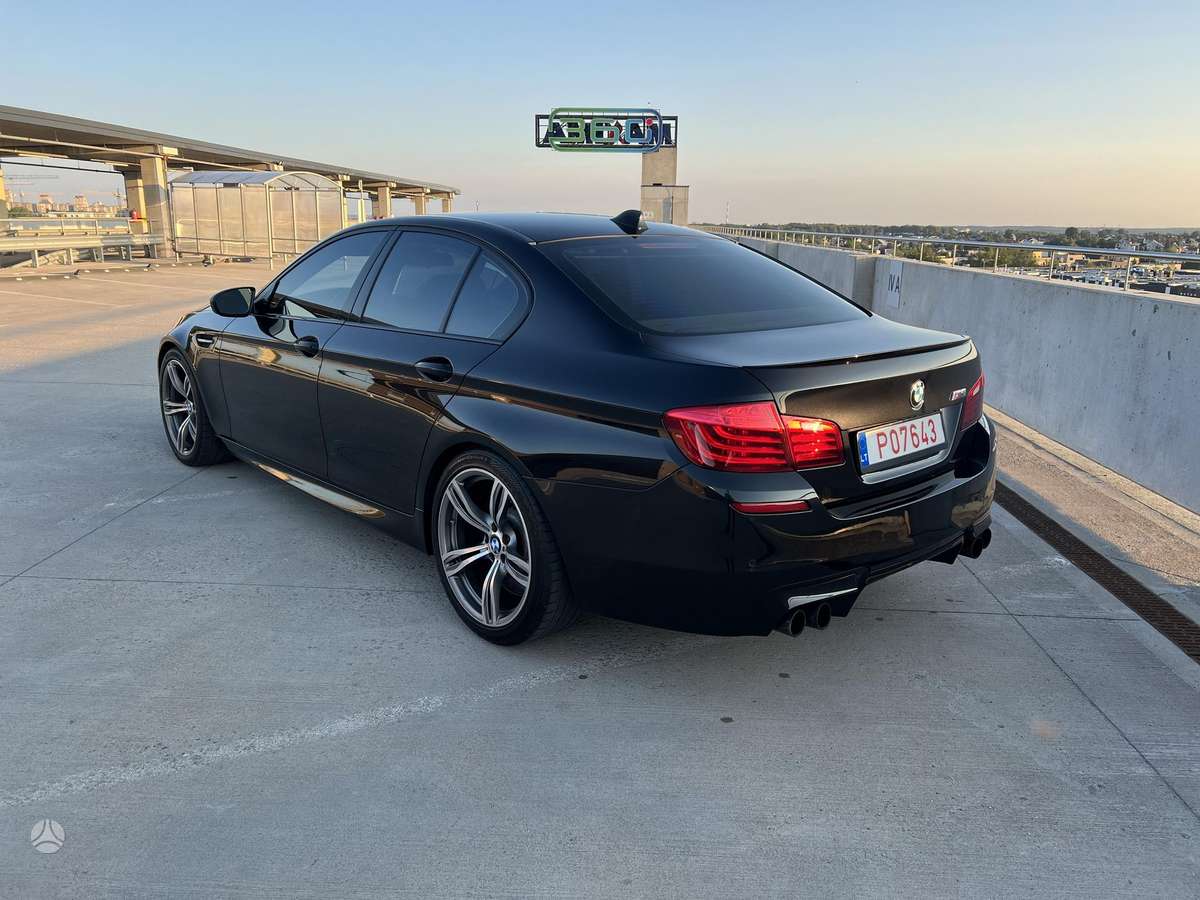 BMW M5, 4.4 l., Седан