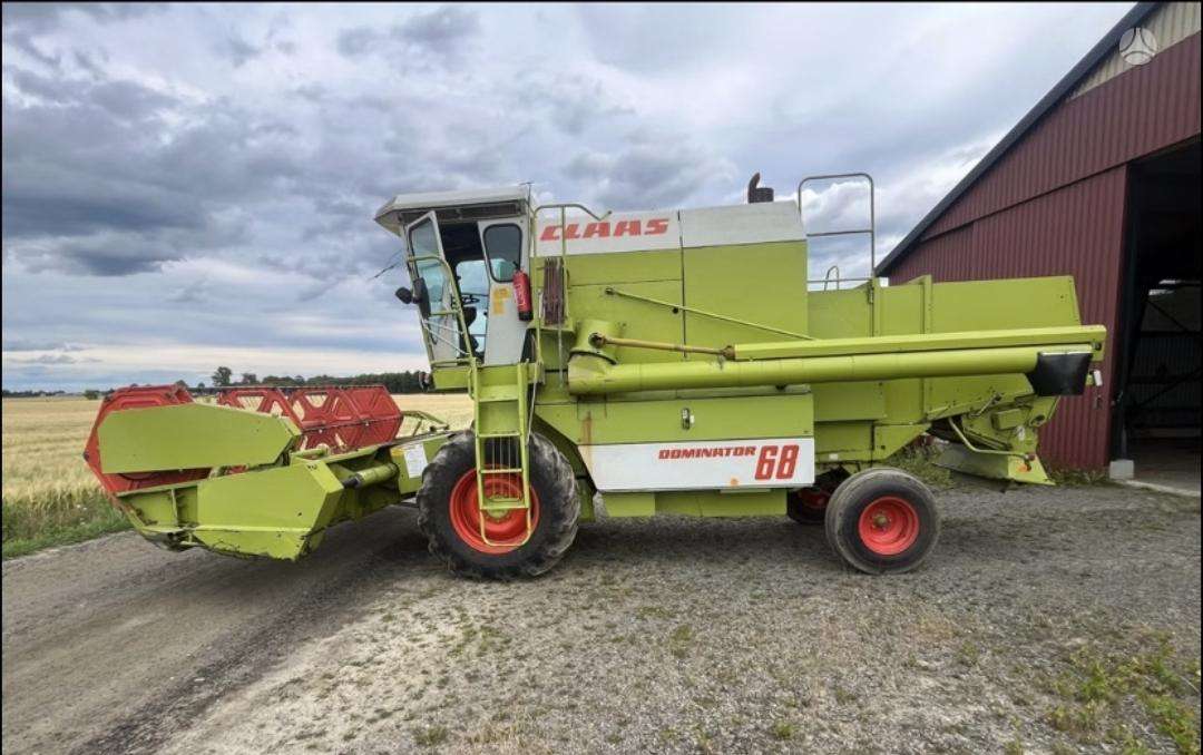 Claas Dominator 68, kombainai