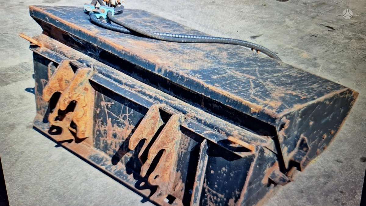 -Kita- Bunkerine Šluota, mini loaders