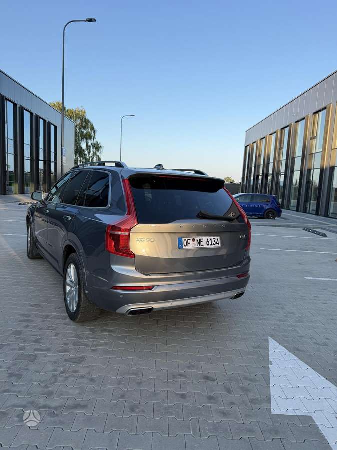 Volvo XC90 - 6