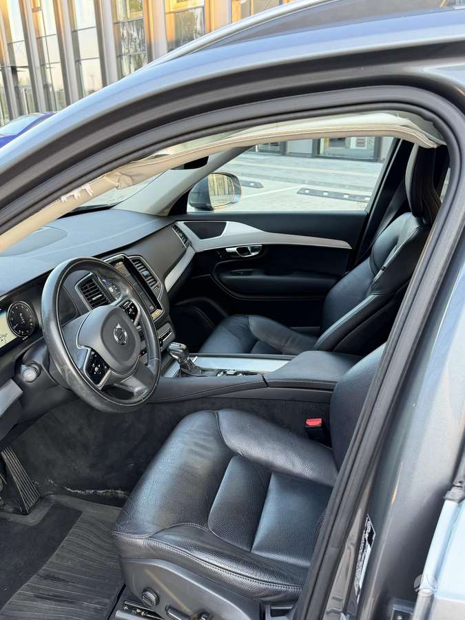 Volvo XC90 - 10