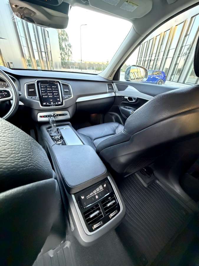 Volvo XC90 - 12