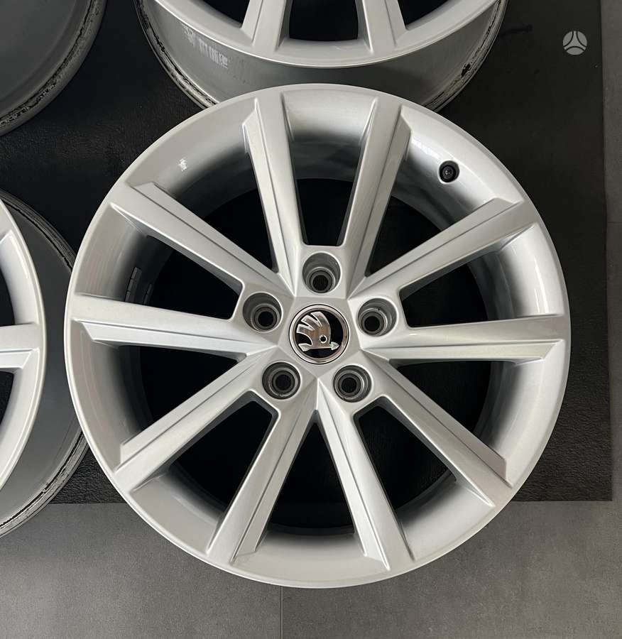 Skoda OCTAVIA ORIGINALŪS RATLANKIAI, легкосплавные , R17