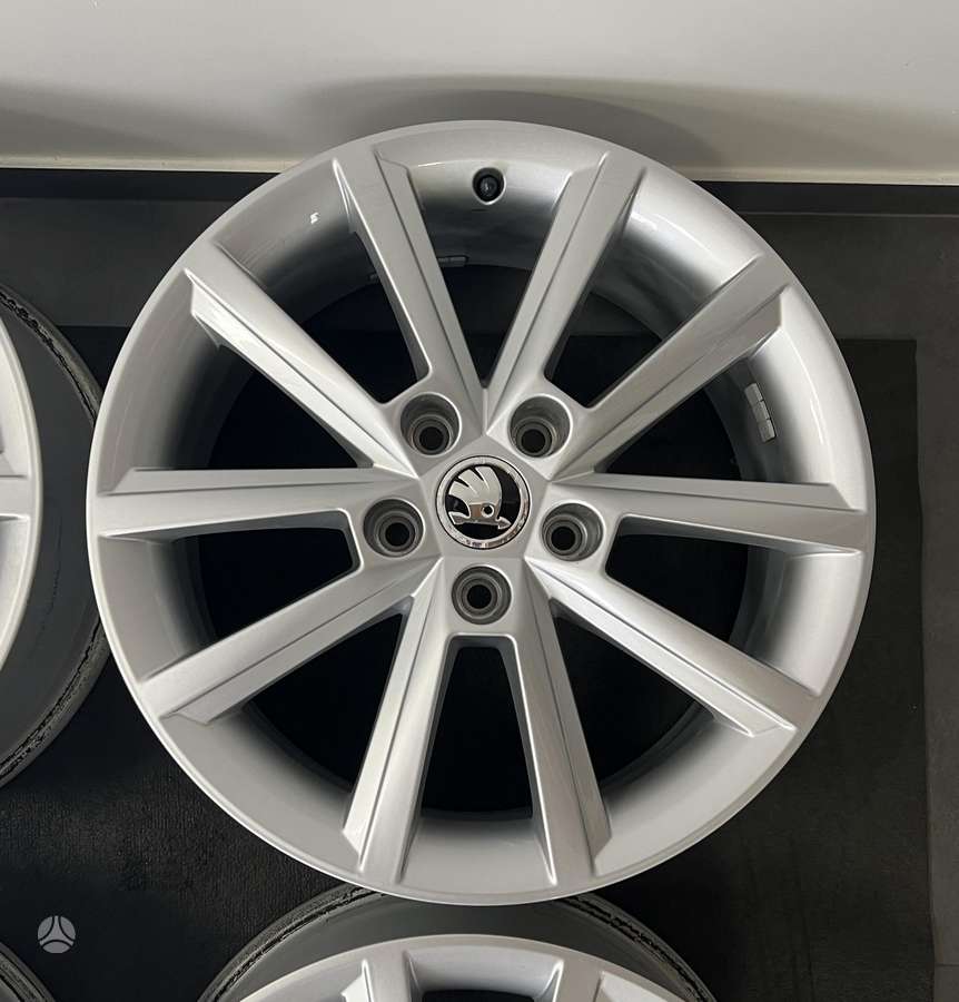 Skoda OCTAVIA ORIGINALŪS RATLANKIAI, легкосплавные , R17