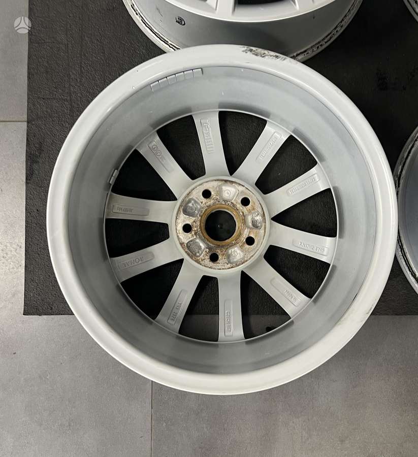Skoda OCTAVIA ORIGINALŪS RATLANKIAI, легкосплавные , R17