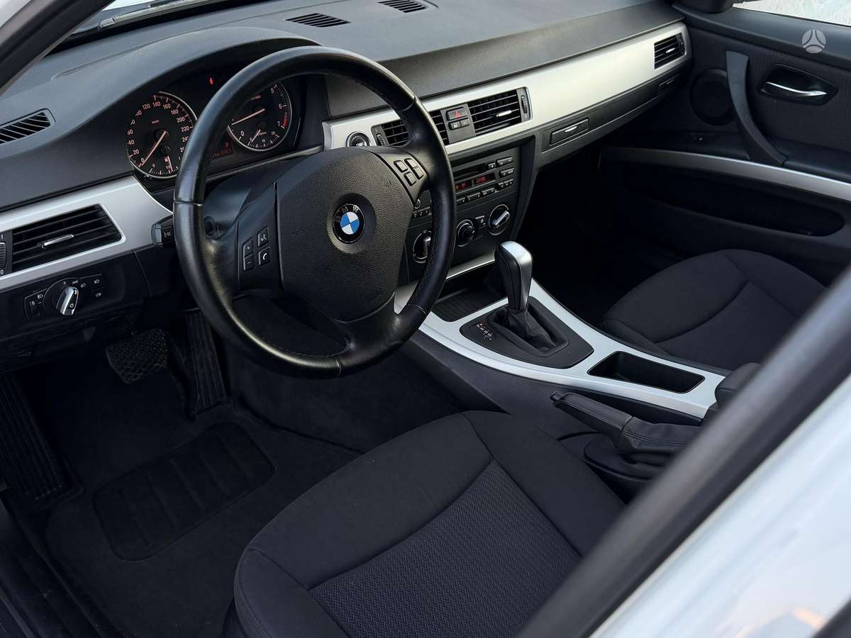 BMW 318, 2.0 l., Седан