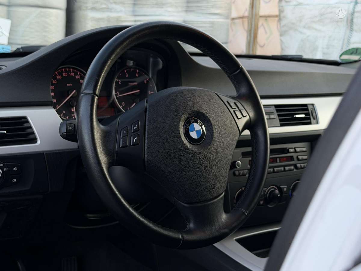 BMW 318, 2.0 l., Седан