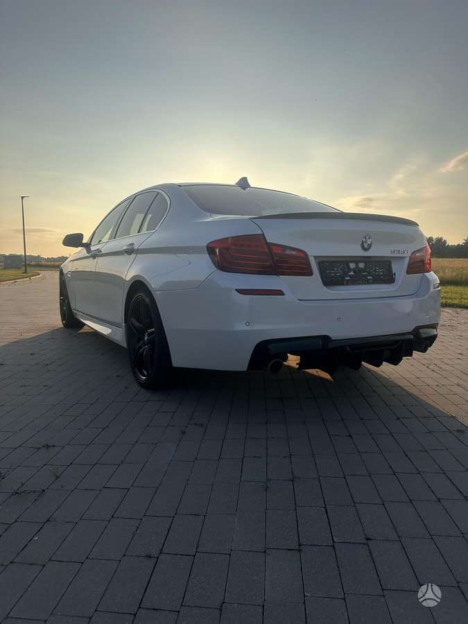 BMW 535, 3.5 l., Седан