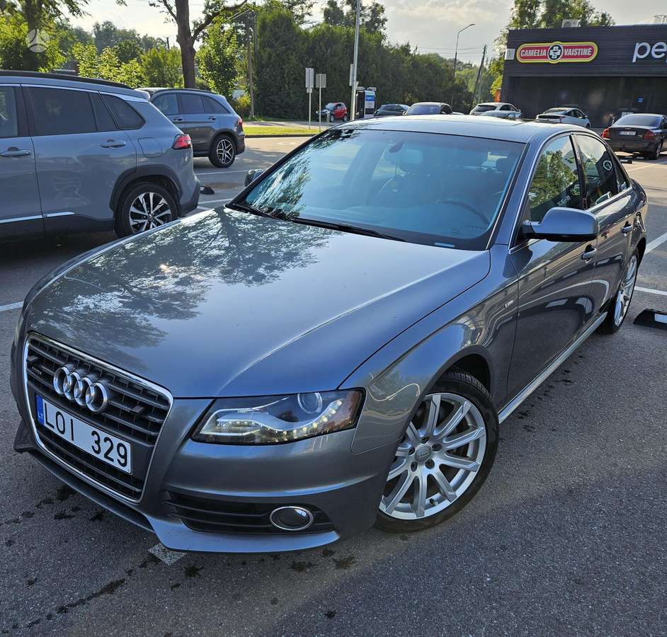 Audi A4, 2.0 l., Седан