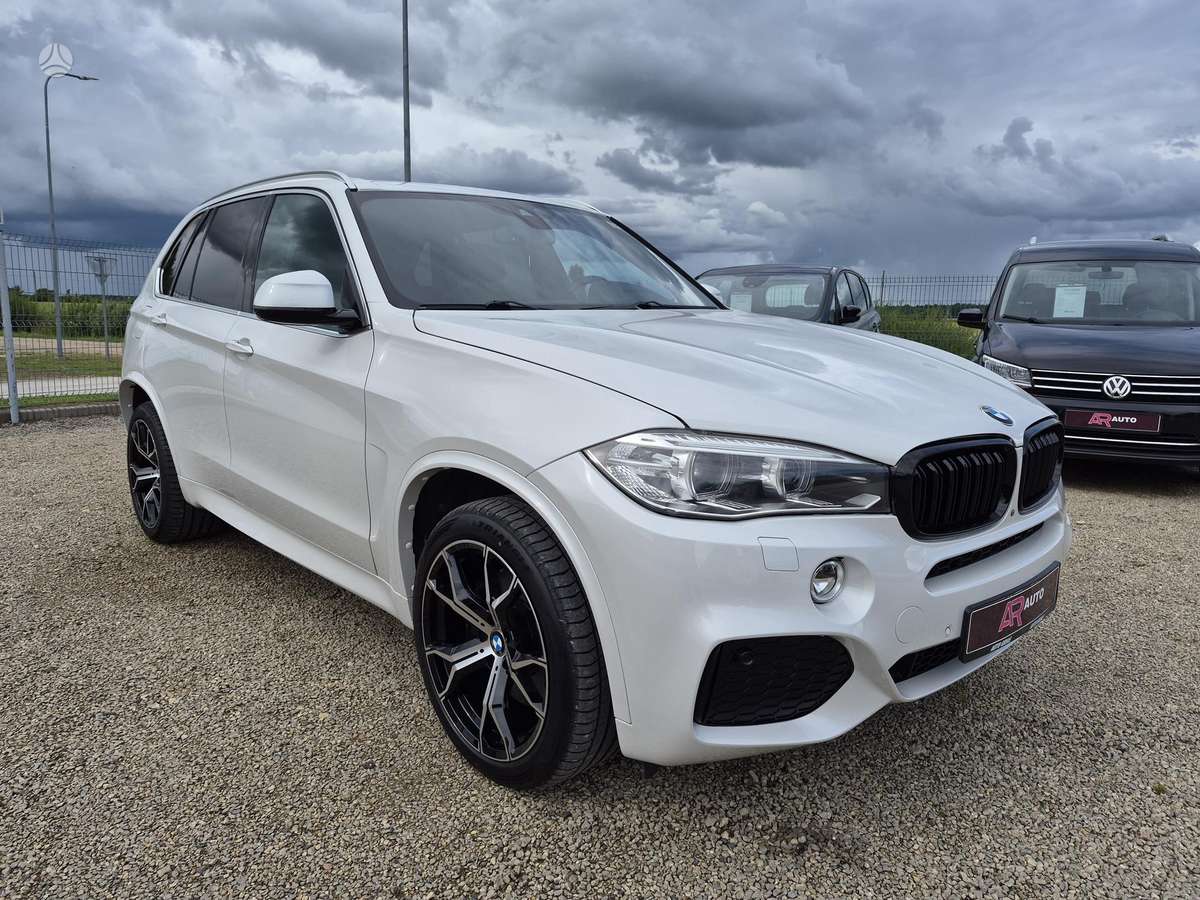 BMW X5, 4.4 l., off-road / crossover