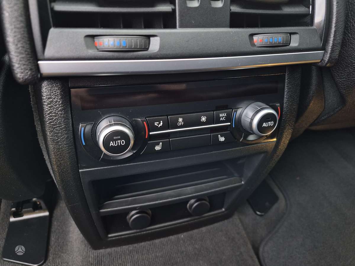 BMW X5, 4.4 l., off-road / crossover