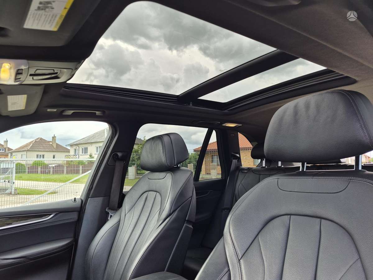 BMW X5, 4.4 l., off-road / crossover