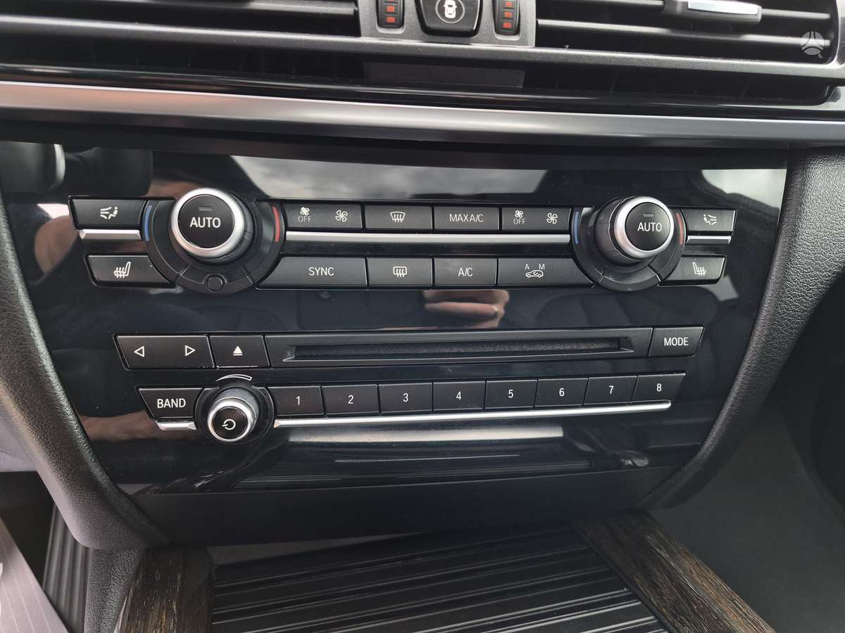 BMW X5, 4.4 l., off-road / crossover