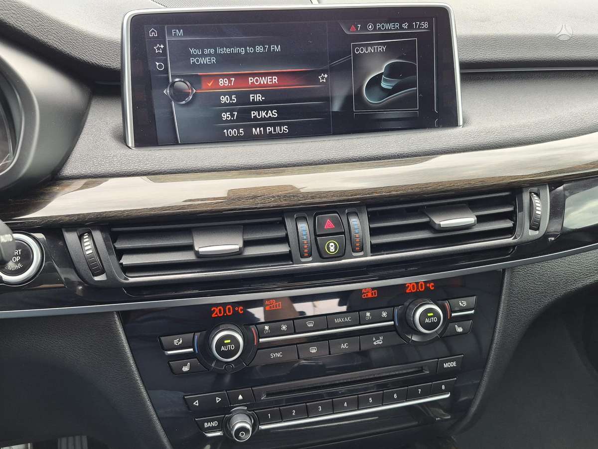 BMW X5, 4.4 l., off-road / crossover