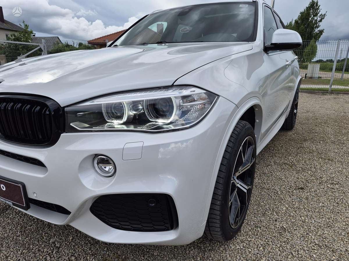 BMW X5, 4.4 l., off-road / crossover