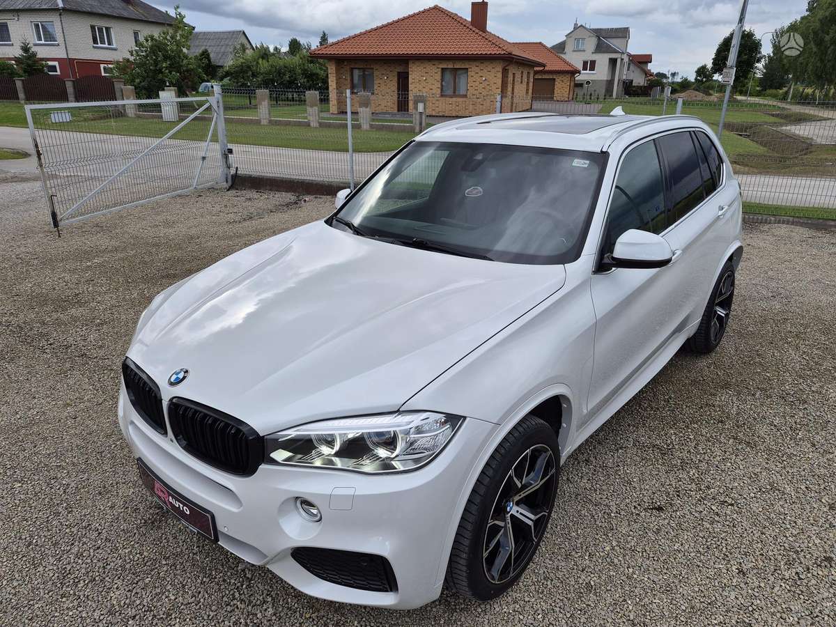 BMW X5, 4.4 l., off-road / crossover