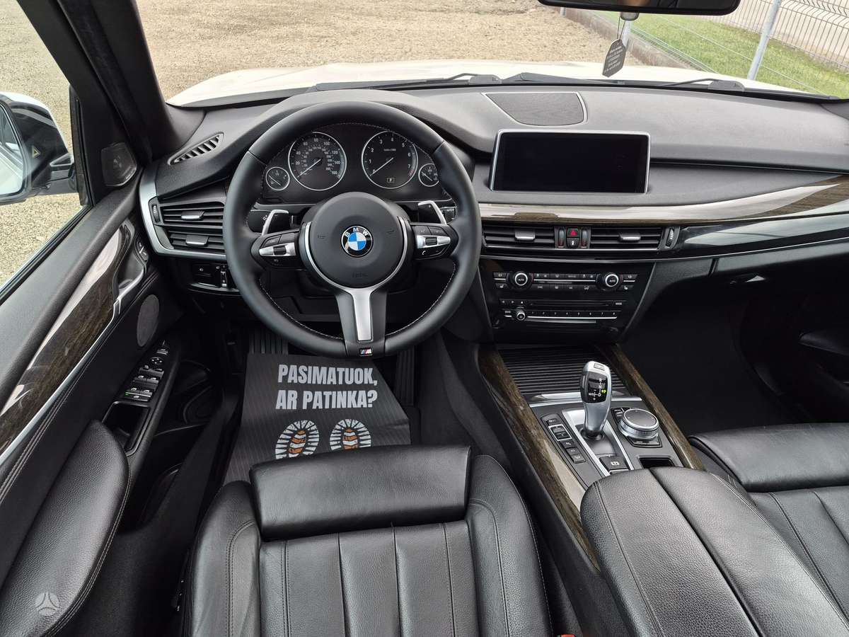 BMW X5, 4.4 l., off-road / crossover