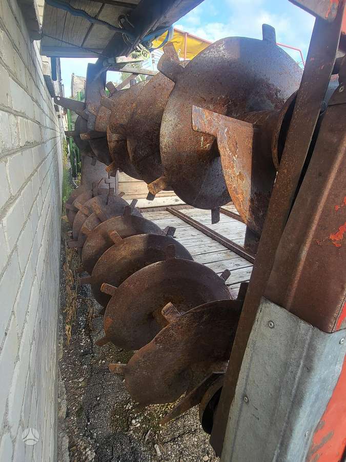 Ursus Unsin, manure shakers, compost shredders
