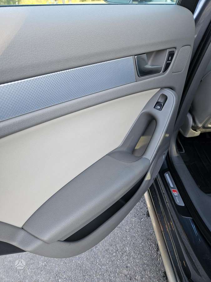 Audi A4, 2.0 l., sedanas