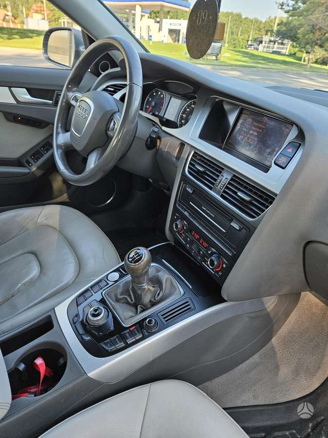 Audi A4, 2.0 l., sedanas