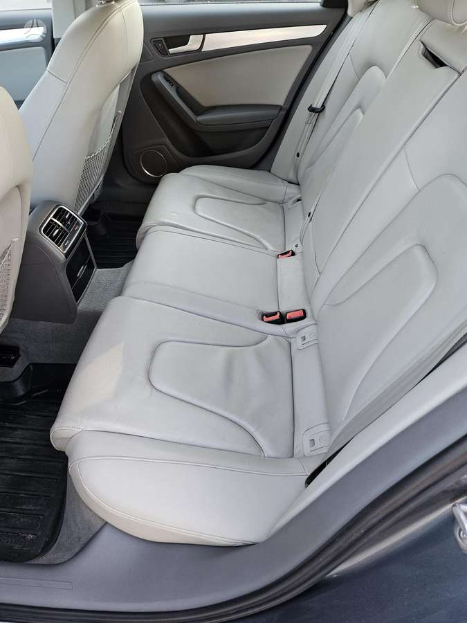 Audi A4, 2.0 l., sedanas