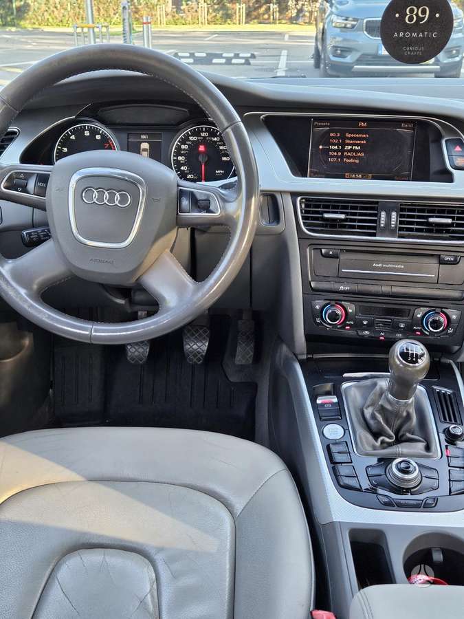 Audi A4, 2.0 l., sedanas