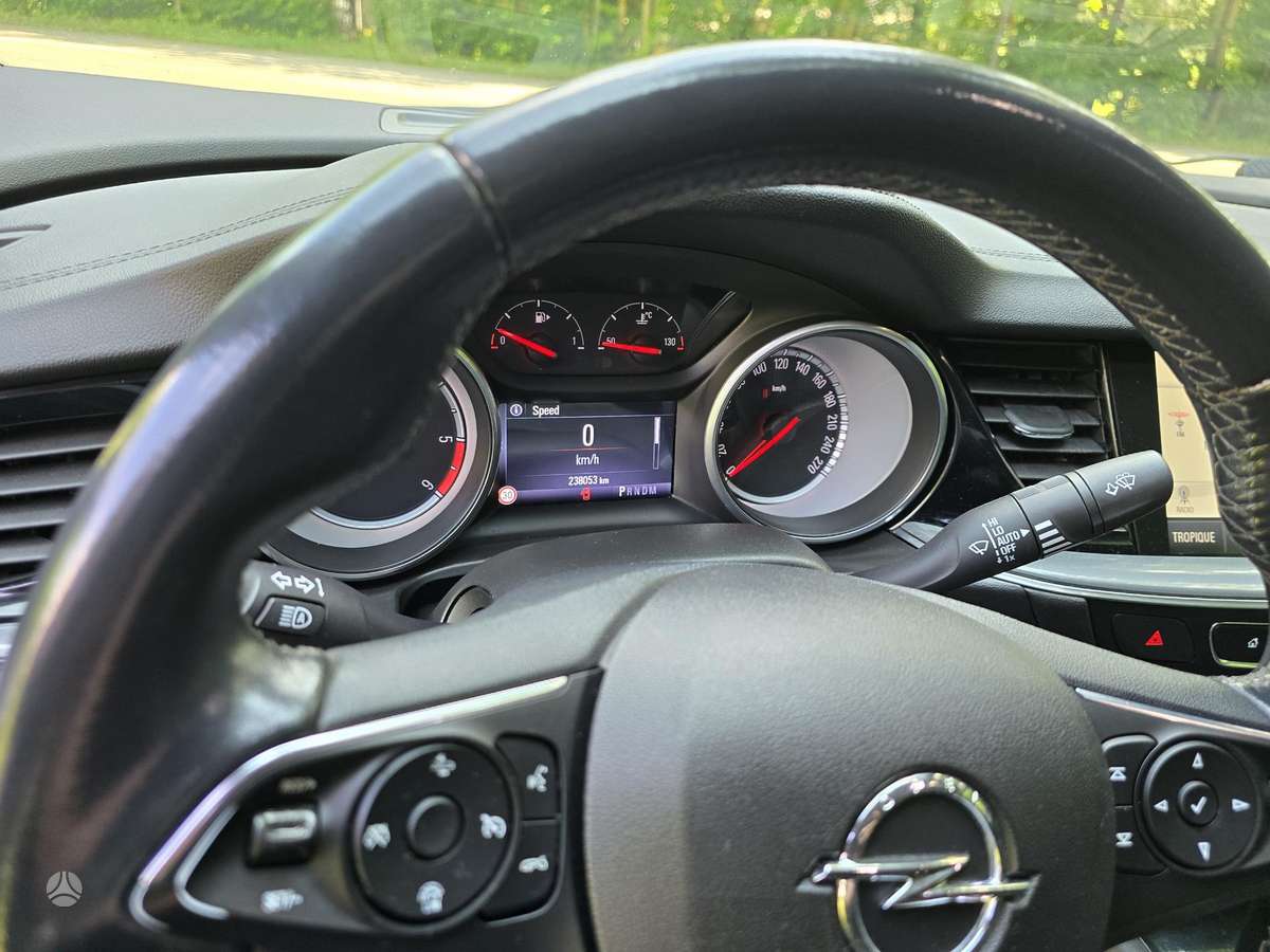 Opel Insignia, 1.6 l., hatchback