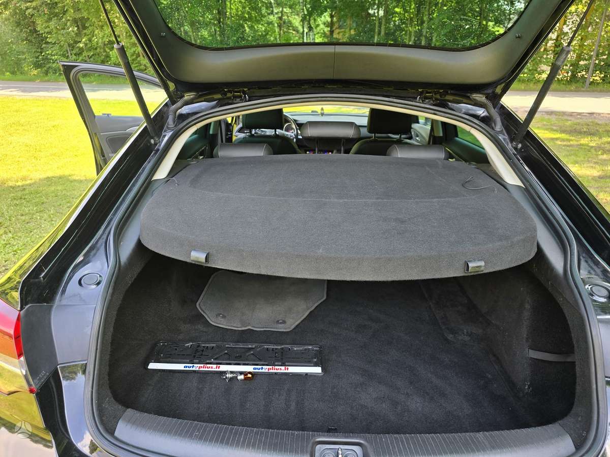 Opel Insignia, 1.6 l., hatchback