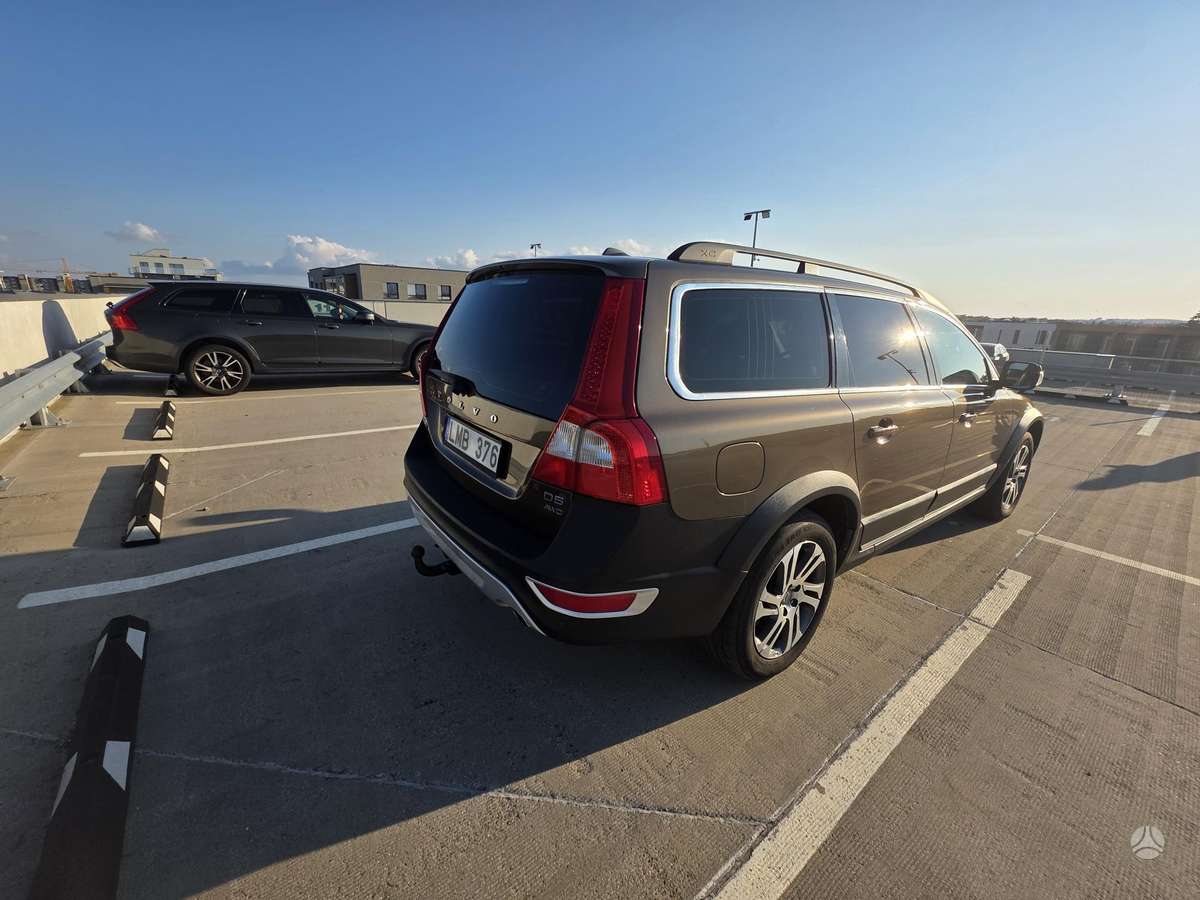Volvo XC70 - 8