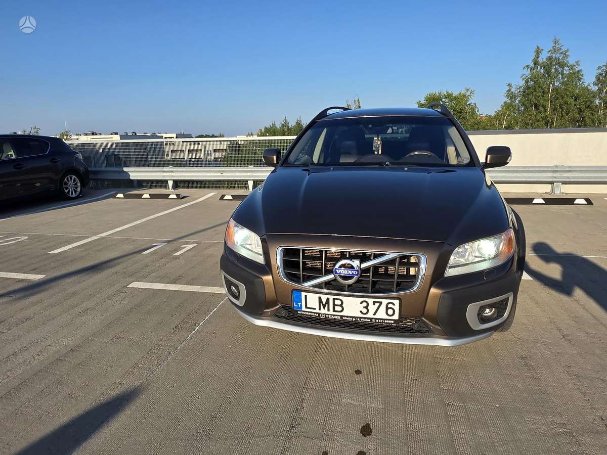 Volvo XC70 - 1
