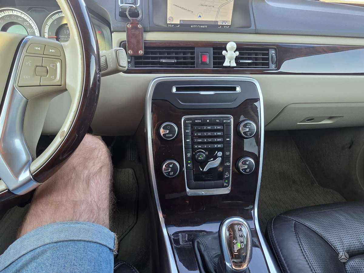 Volvo XC70, 2.4 l., wagon