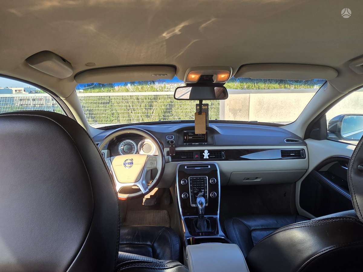 Volvo XC70, 2.4 l., wagon
