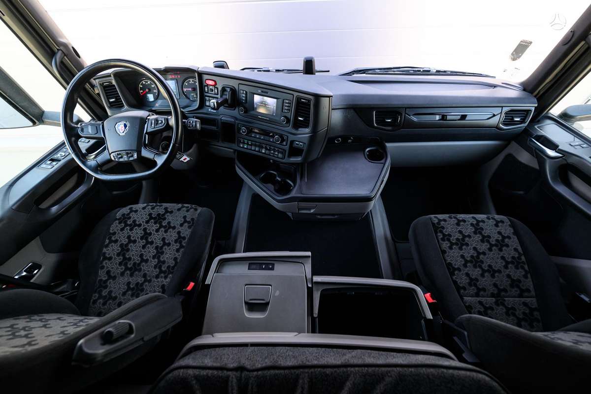 Scania R460A4x2NA, 2 miegamosios vietos