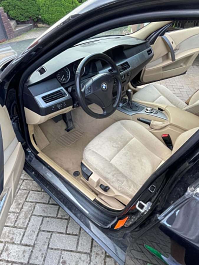 BMW 525, 2.5 l., Седан