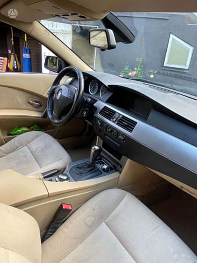 BMW 525, 2.5 l., Седан
