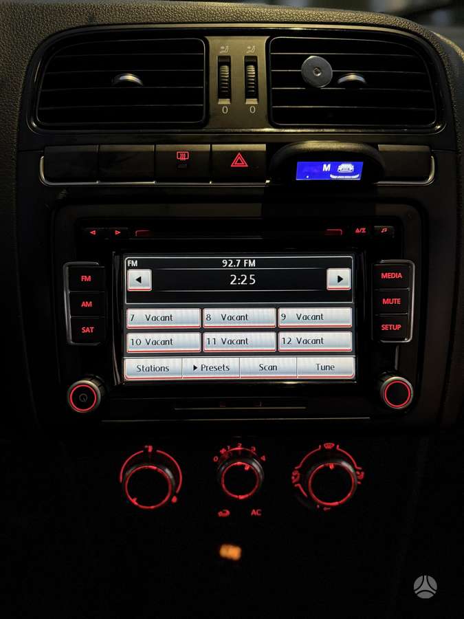 Volkswagen Polo - 2