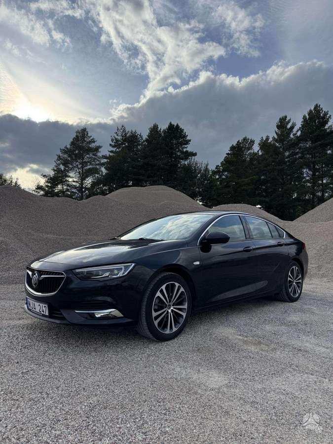 Buick Regal, 2.0 l., hatchback