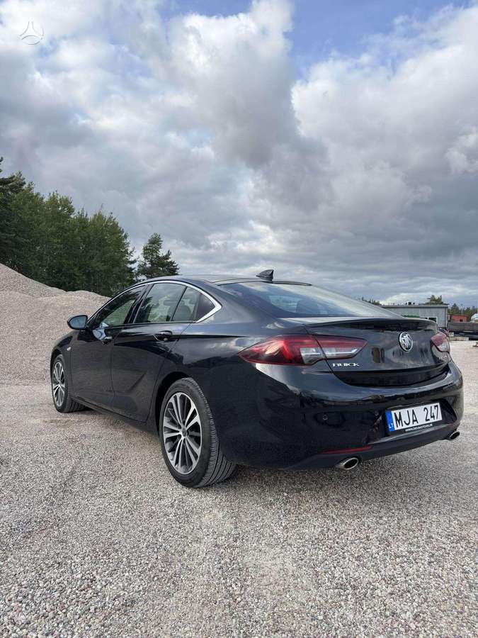 Buick Regal, 2.0 l., hatchback