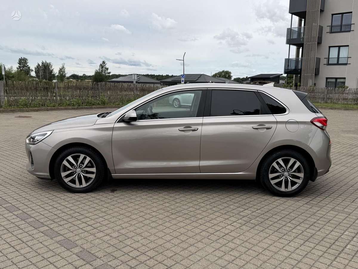 Hyundai i30, 1.6 l., hatchback