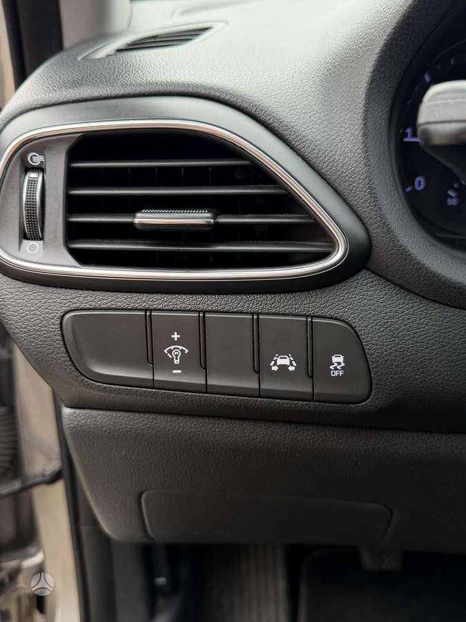Hyundai i30, 1.6 l., hatchback