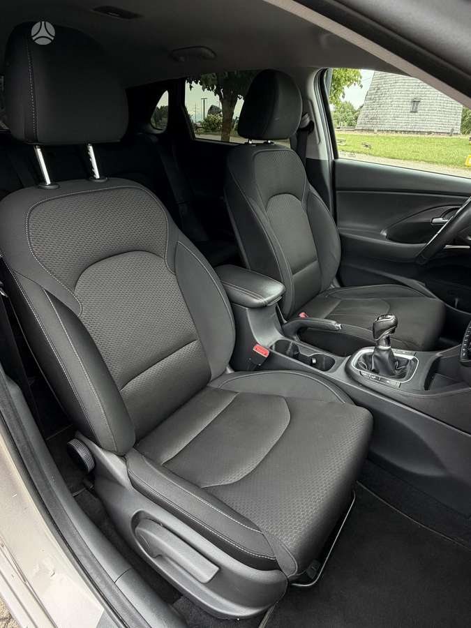 Hyundai i30, 1.6 l., hatchback