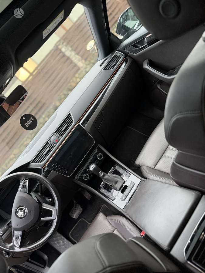 Skoda Superb, 2.0 l., Хэтчбек