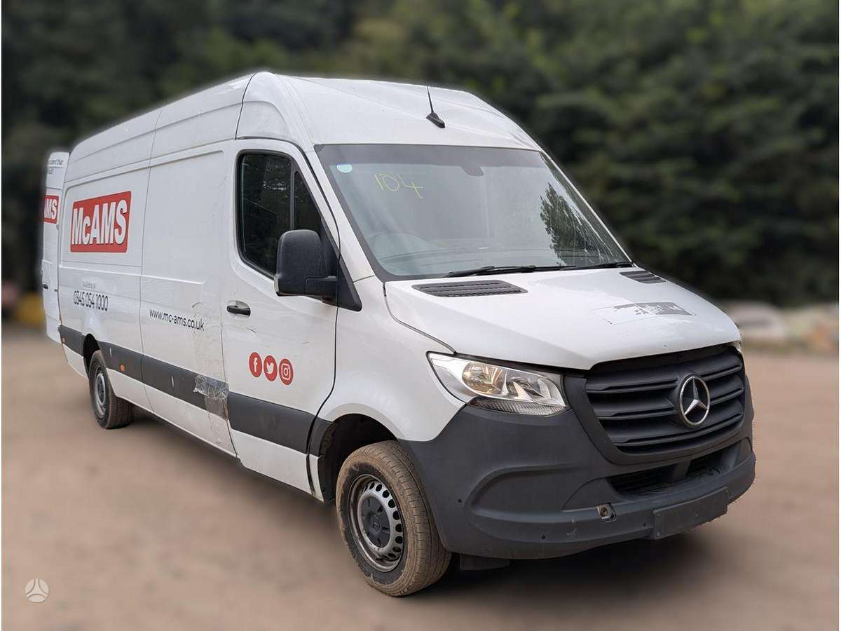 Mercedes-Benz Sprinter engine