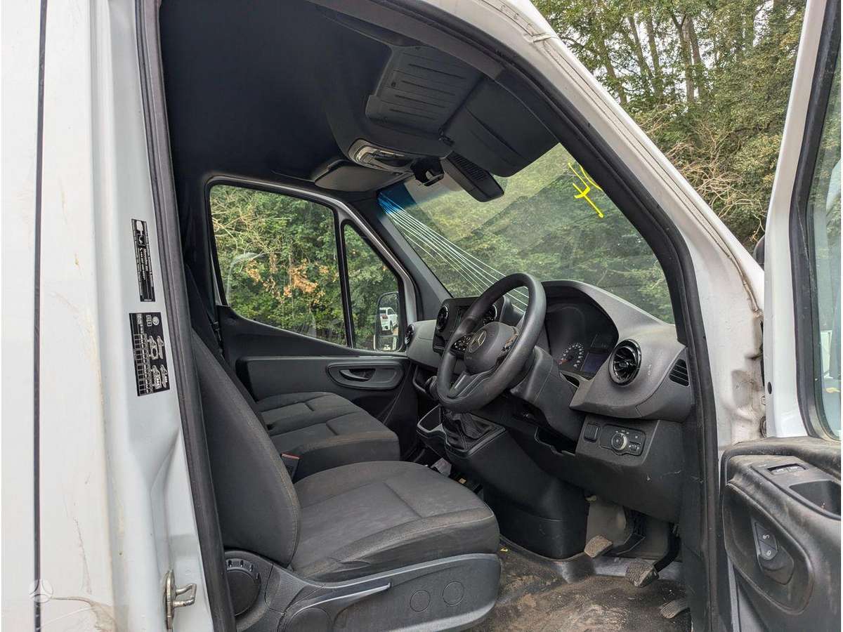 Mercedes-Benz Sprinter engine